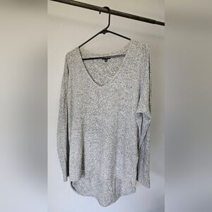 Express Heather Gray Relaxed Fit V-Neck Knit Top